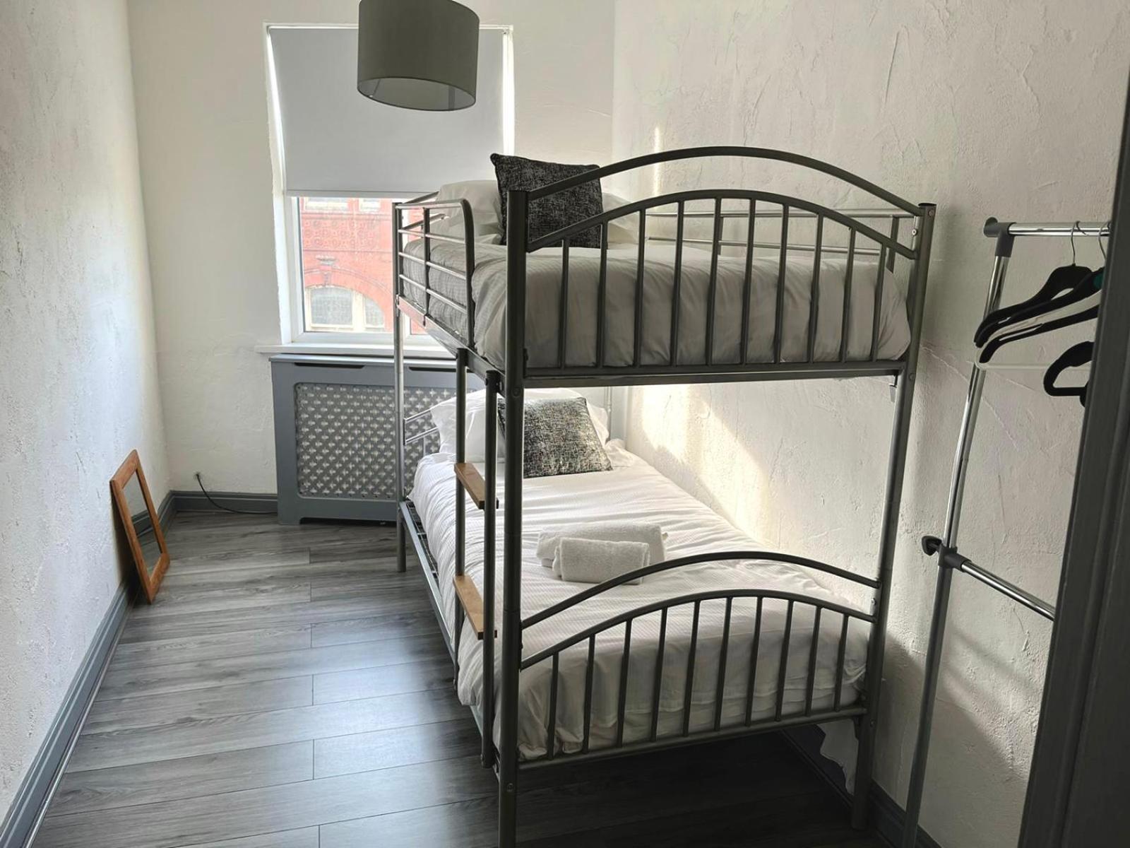 Simpson Beach View Apartments By Blackpool Service Apartments Extérieur photo
